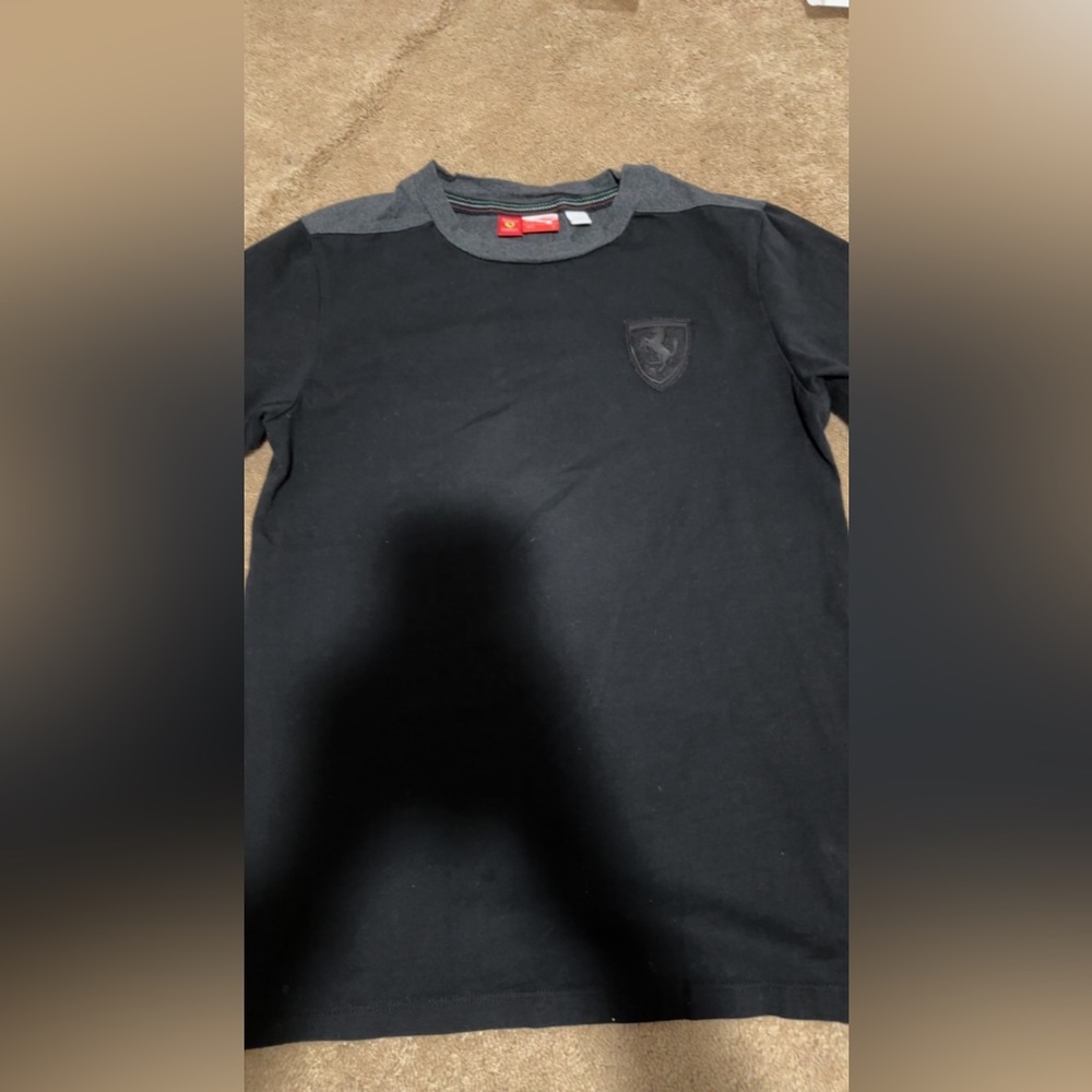 EUC boys official Ferrari shirt size M